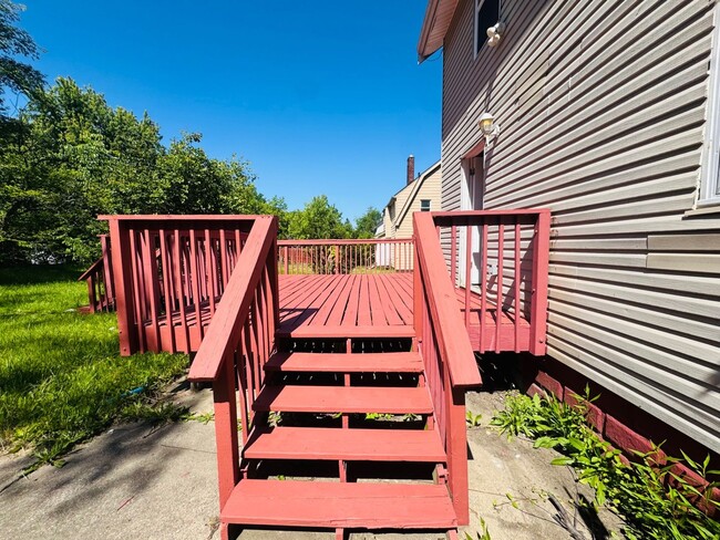 Building Photo - 10422 Dove Ave