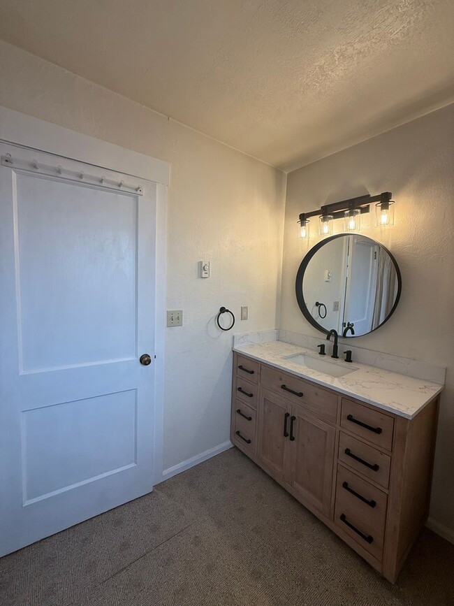 Building Photo - Monroe Four Bedroom on Acreage - Rare Find! $500 Off Move In Costs