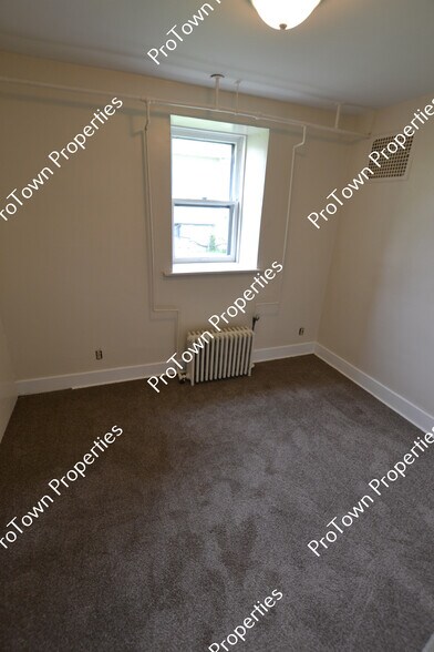 Building Photo - 801 N Bluff St