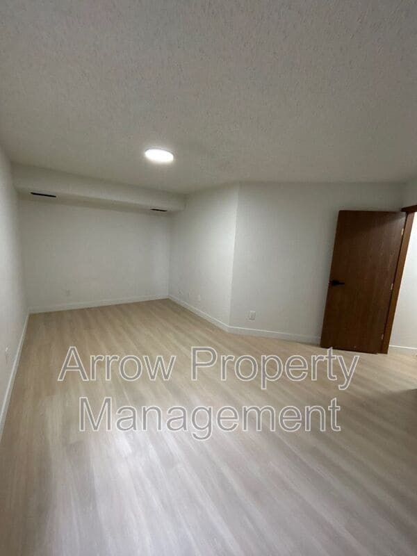 Building Photo - 205 E Arbor Ave