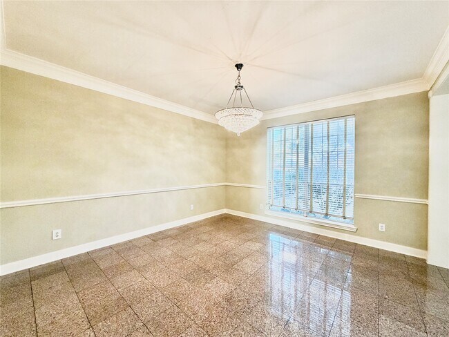 Building Photo - 1916 Lakewinds Dr