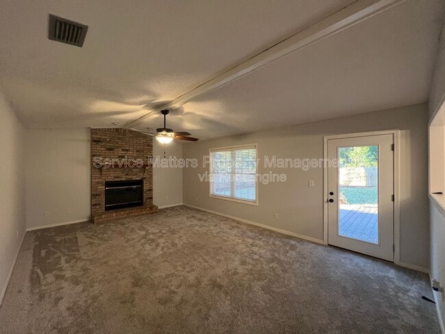 Building Photo - 6004 Players Pl