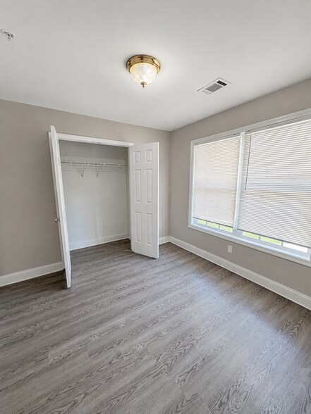 Building Photo - 1240 Pinedale Cir NW