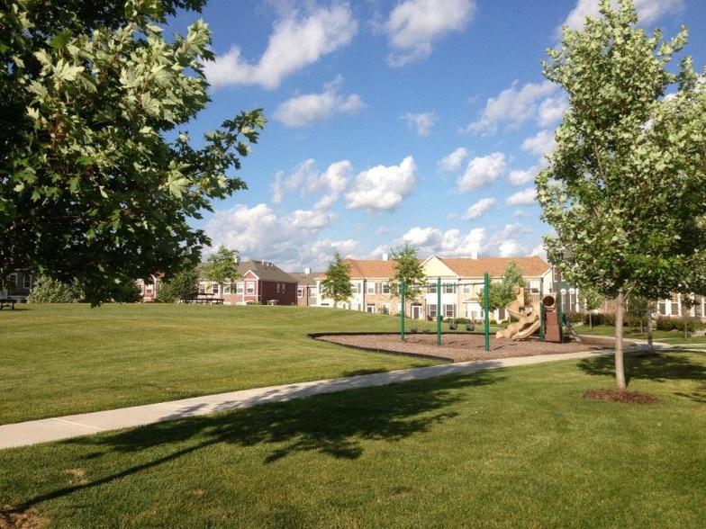 Building Photo - 17157 72nd Ave N