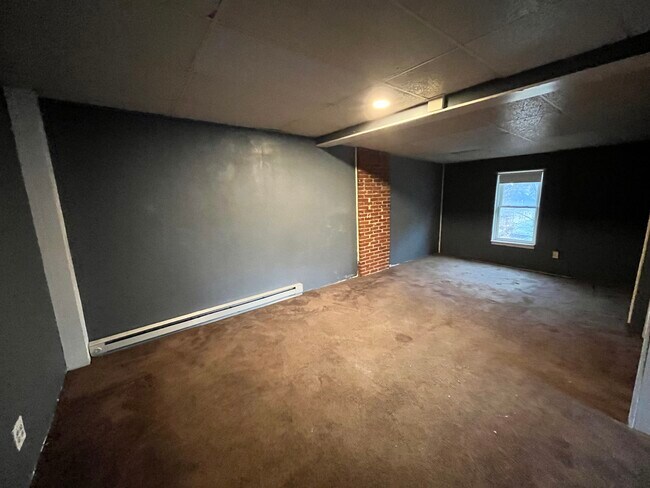 Building Photo - 33 W Commerce St