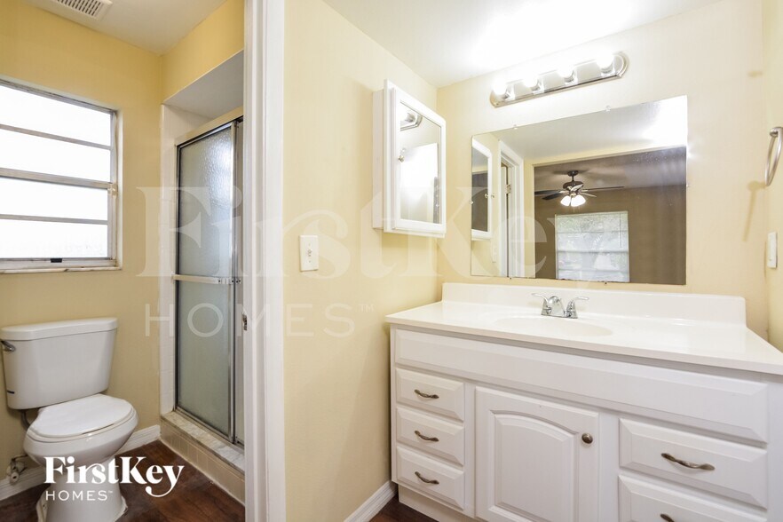Building Photo - 2207 Pipestone Ct