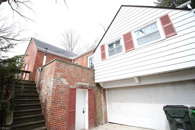 Building Photo - 1695 Donwell Dr