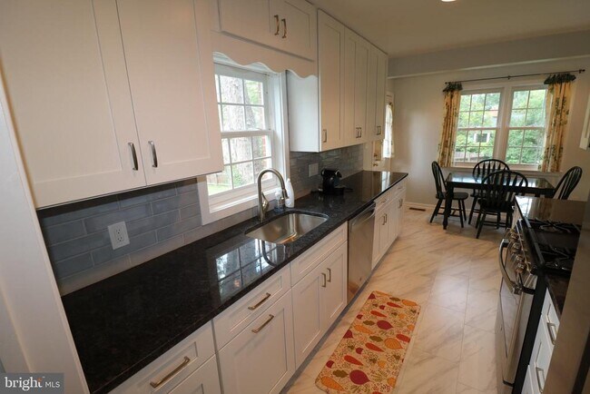 Building Photo - 6113 Dunleer Ct