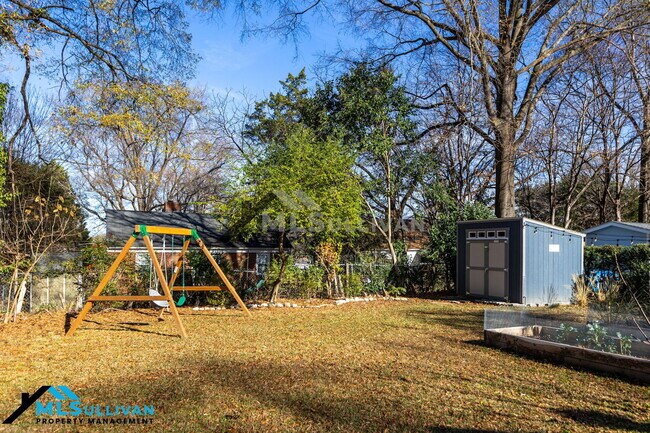 Building Photo - 1803 Hillcrest Dr