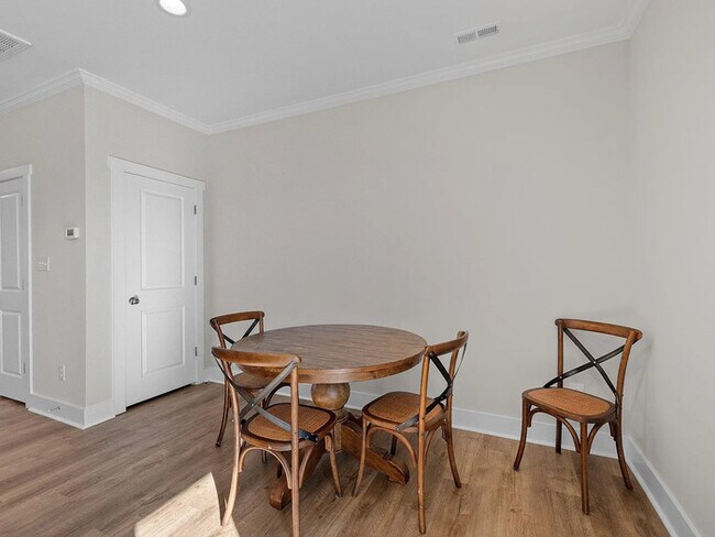 Building Photo - Lease OR Lease to Own
