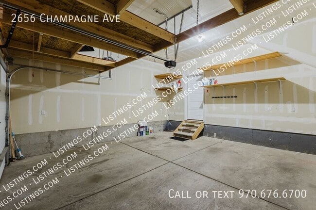 Building Photo - 2656 Champagne Ave