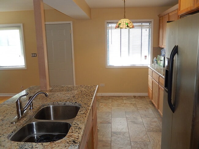 Building Photo - 1402 Bear Flag Dr