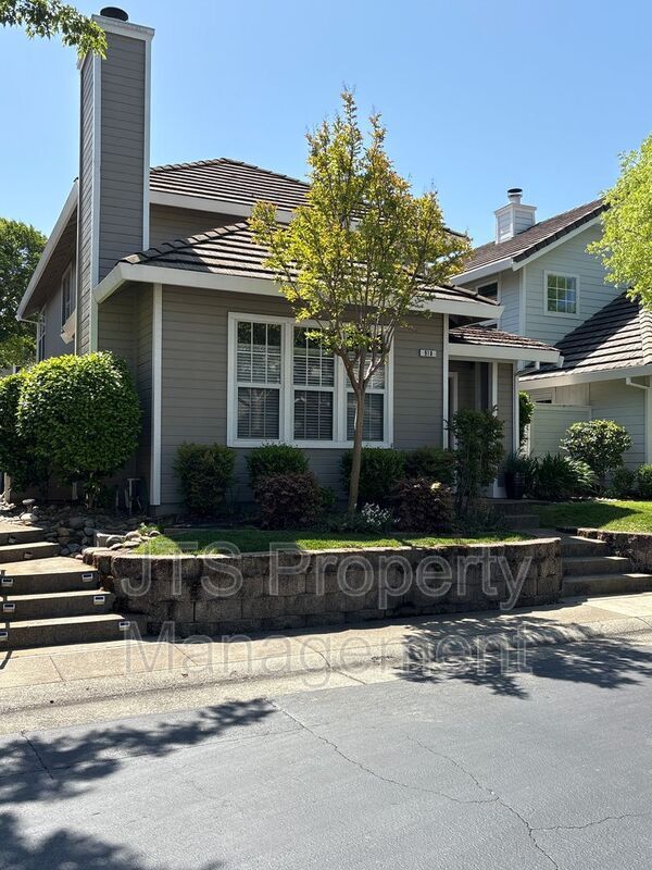 Primary Photo - 918 Blue Rapids Dr