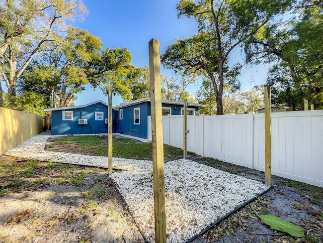 Building Photo - 2008 E Grant Ave