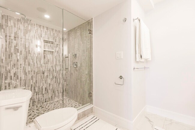 Building Photo - 4001 Gulf Shore Blvd N