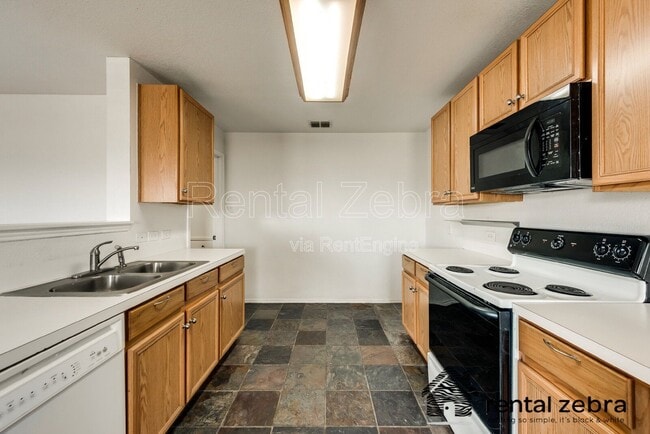 Building Photo - 1336 Castle Ridge Rd