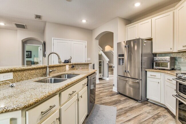 Building Photo - Bright and beautiful home in Windward Cove...