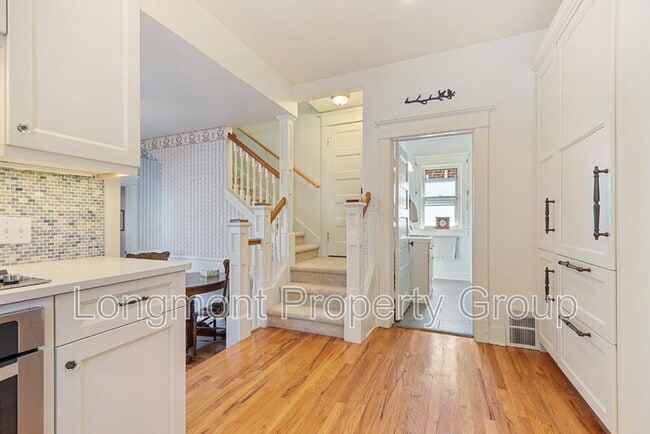 Building Photo - 632 Bross St