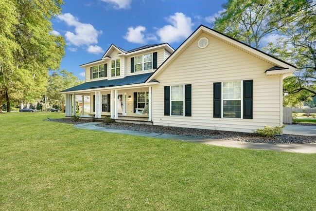 Building Photo - Richmond Hill Beauty: 4-Bedroom Home with Stunning Lagoon Views!