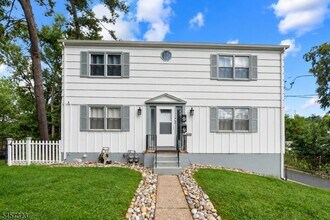 Building Photo - 58 Jardine Rd