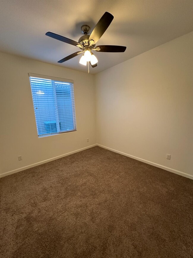 Building Photo - 3521 Buckingham Ave