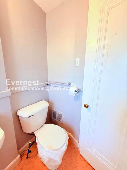 Building Photo - 17137 Ontario St