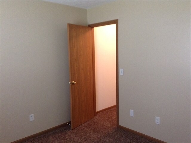 Building Photo - 1344 Crescent Ct