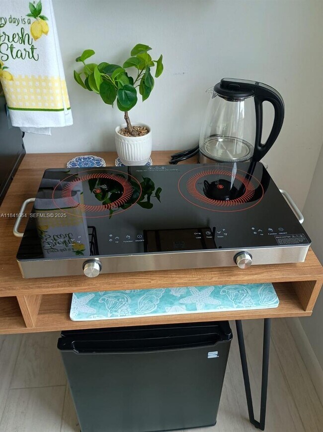 Building Photo - 11111 Biscayne Blvd