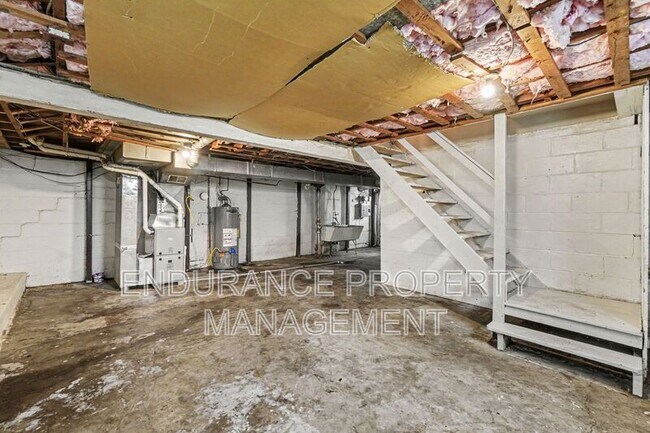 Building Photo - 937 Grand Ave