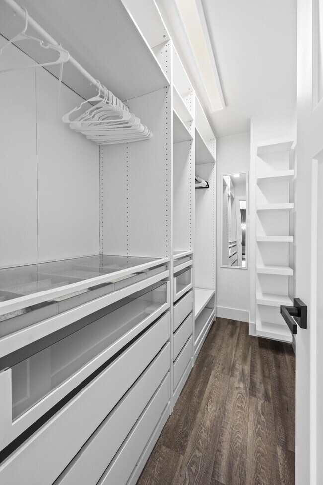 Building Photo - 13400 Bedford Mews Ct