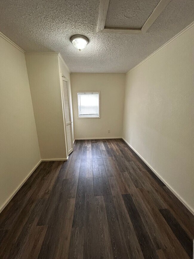 Building Photo - 1551 AR-247