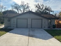Building Photo - 2 bedroom 1.5 bathroom Single Level Duplex located in the Wikiup Area of Santa Rosa