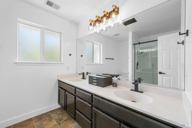 Building Photo - 2115 Oat Hill Ct