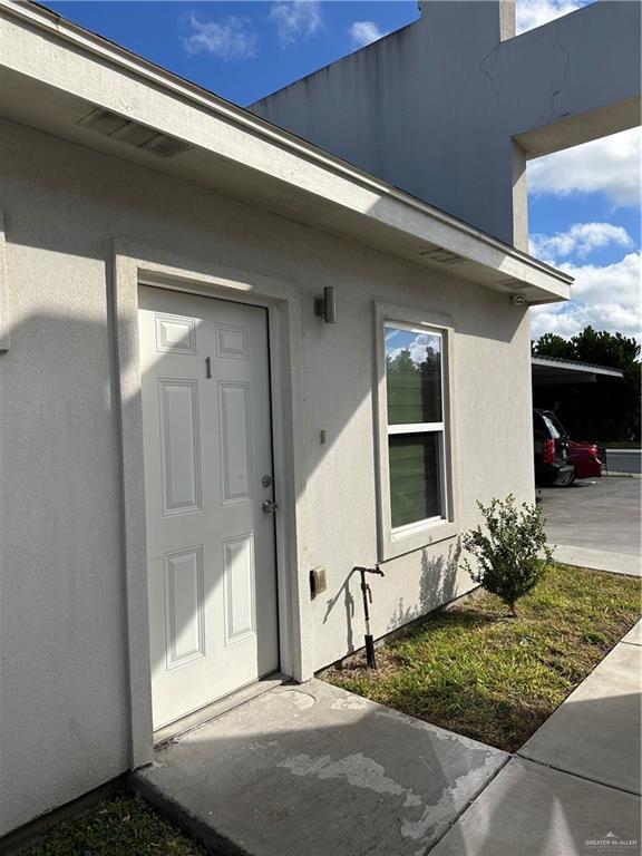 Building Photo - 13 South Dr