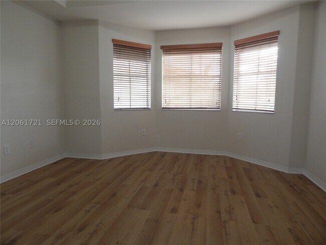 Building Photo - 320 SW 87th Ct