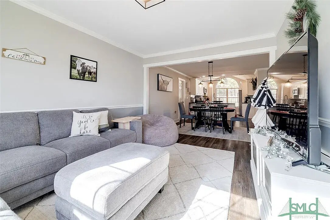 Building Photo - 165 Village Lake Dr