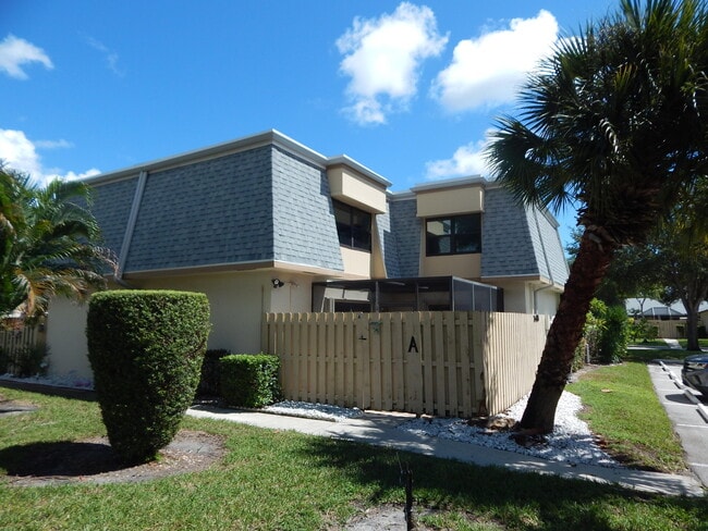 Building Photo - 748 NW 29th Ave