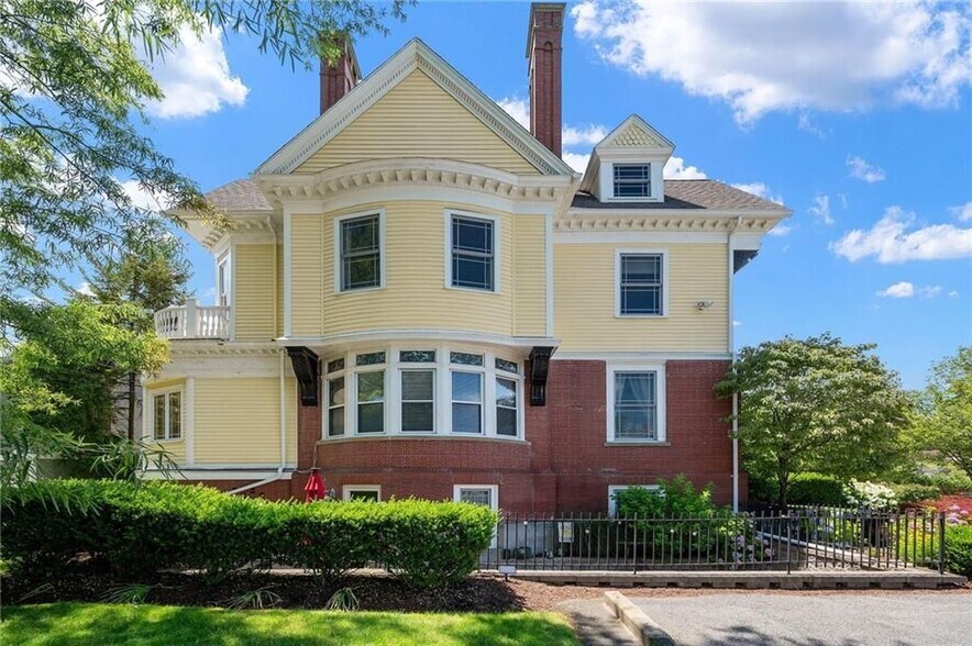 Building Photo - 75 Orchard Ave