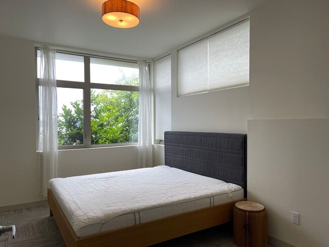 Building Photo - CLICK "REQUEST A TOUR" NOW!