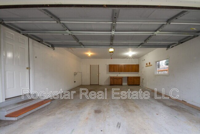 Building Photo - 12125 N Normandie St