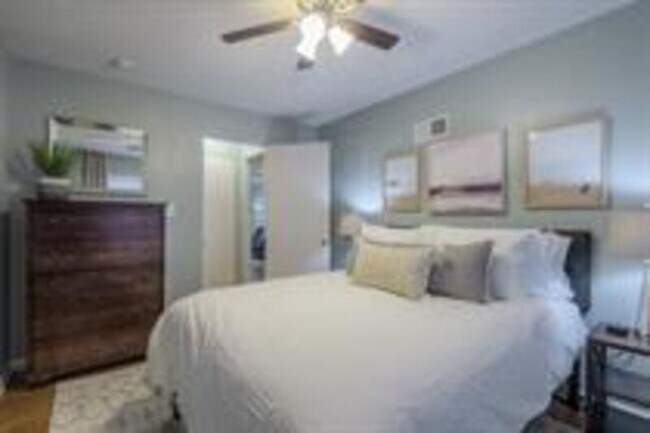 Building Photo - 4110 Clark Ave