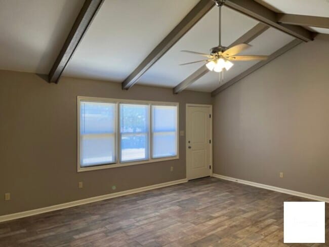Building Photo - Renovated 3BR Home Close to MacArthur Jr High