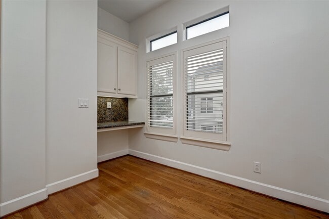 Building Photo - 5410 Rose St