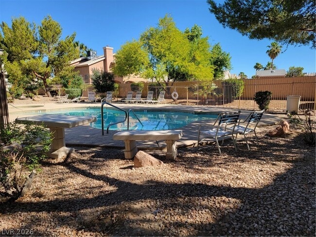 Building Photo - 5650 E Sahara Ave