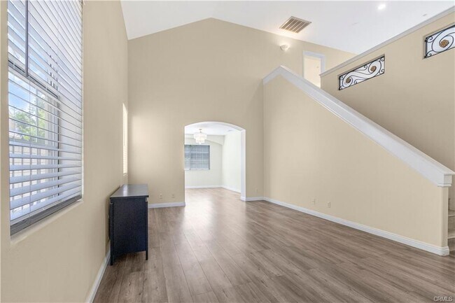 Building Photo - 340 S Orange Ave