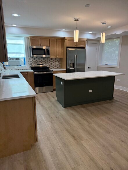 Kitchen - 330 Barton Ave