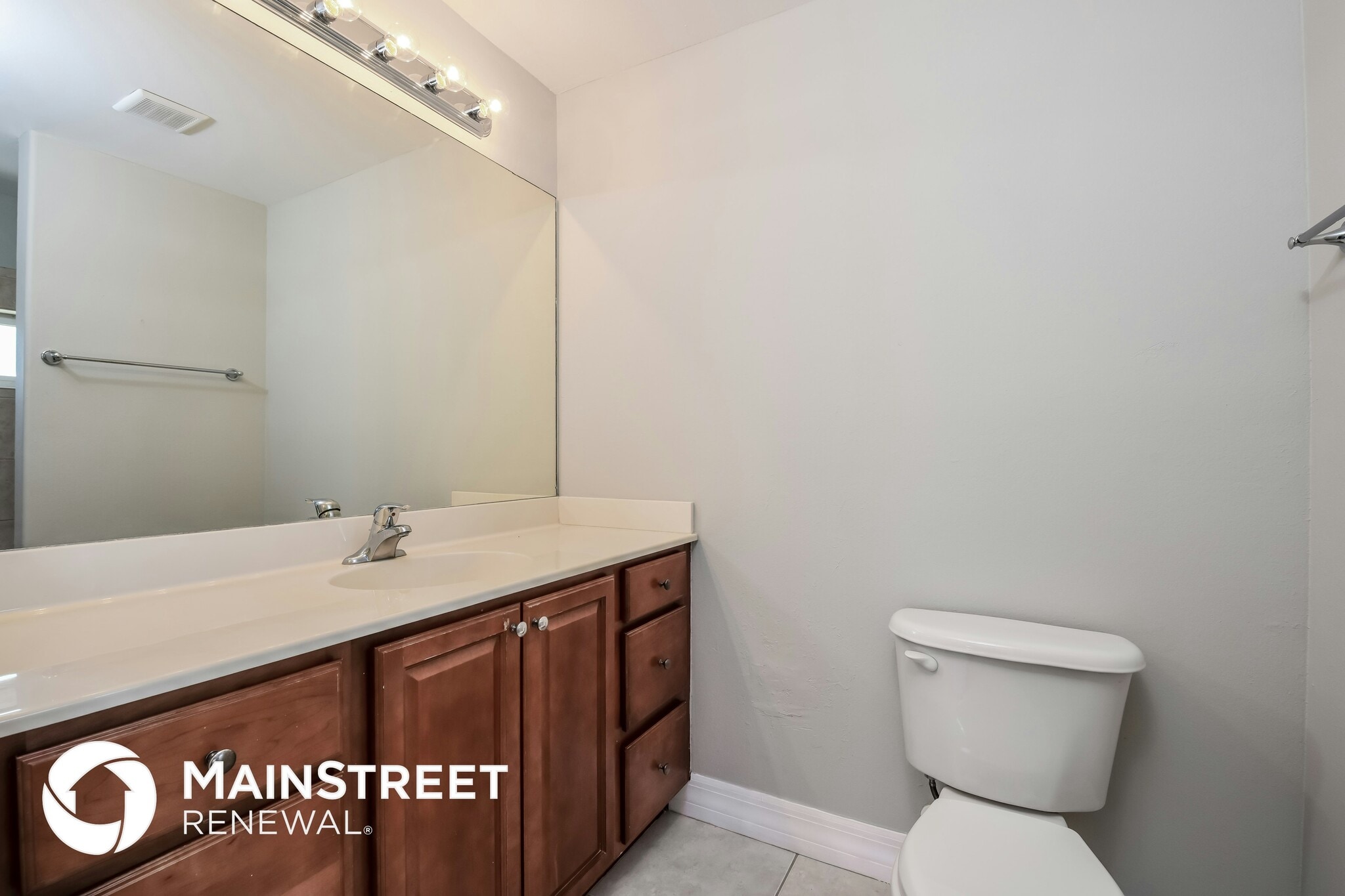 Building Photo - 1326 NE 3rd Ave