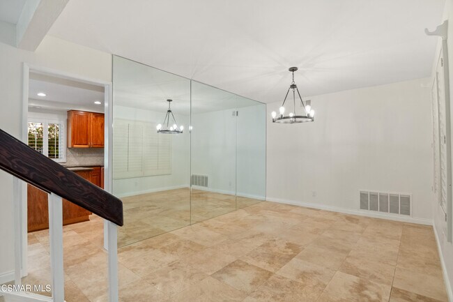 Building Photo - 681 Triunfo Canyon Rd