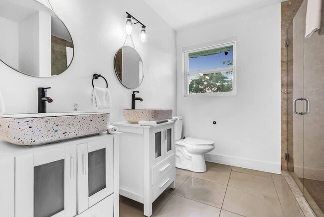 Building Photo - 18735 NE 18th Ave