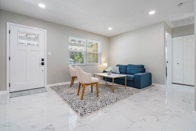 Building Photo - 10511 53rd Ave N